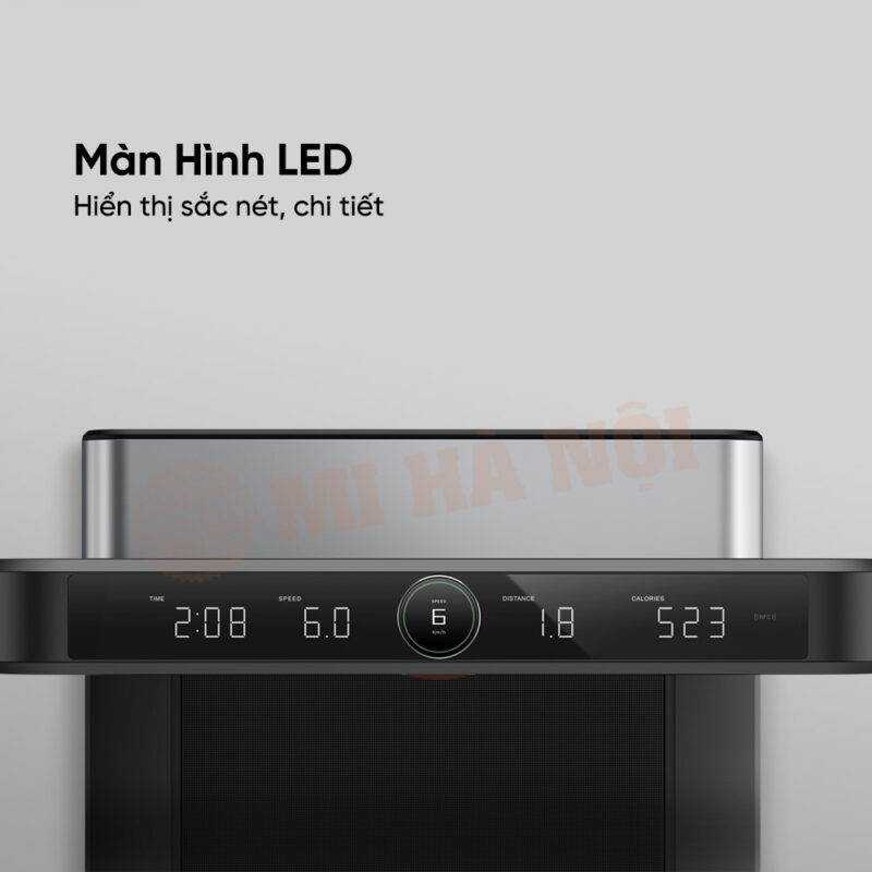 Nhằm tối ưu trải nghiệm cho người sử dụng, nhà sản xuất KingSmith đã chuyển vị trí màn hình LED từ dưới chân lên trên phần tay vịn