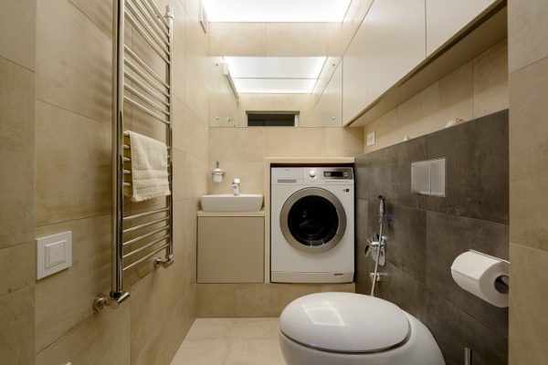 Máy giặt để trong nhà tắm có an toàn không?