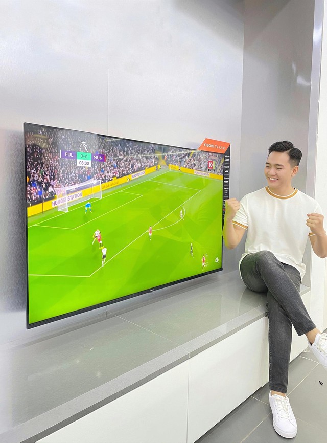 Tivi 90 inch màn hình khổng lồ xem bóng đá thả ga