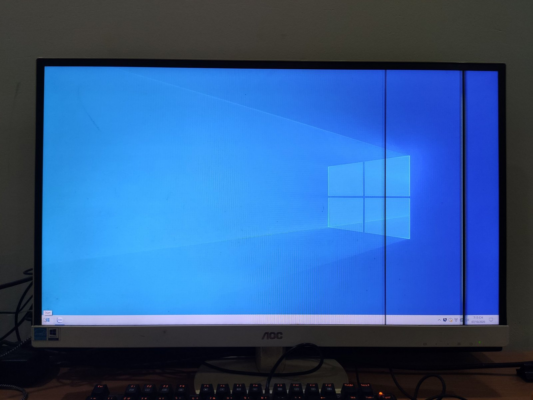 Nguyên nhân màn hình máy tính bị sọc ngang đen