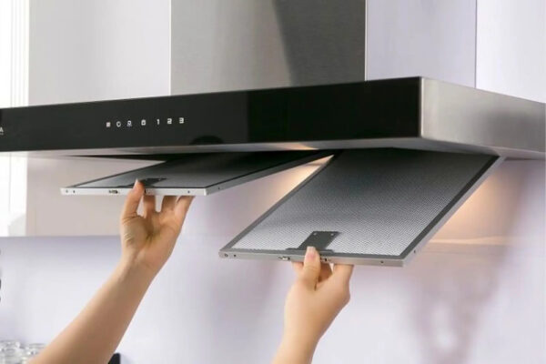 Cần vệ sinh máy hút mùi định kỳ để máy đảm bảo hoạt động