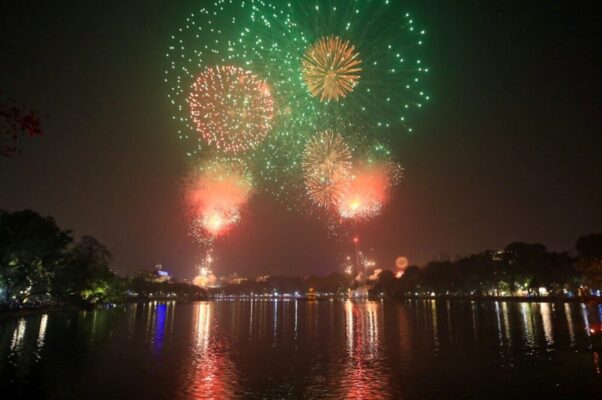 Điểm bắn pháo hoa tại Hà Nội