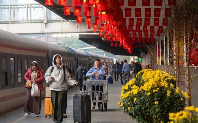 Công bố giá vé tàu Tết 2026